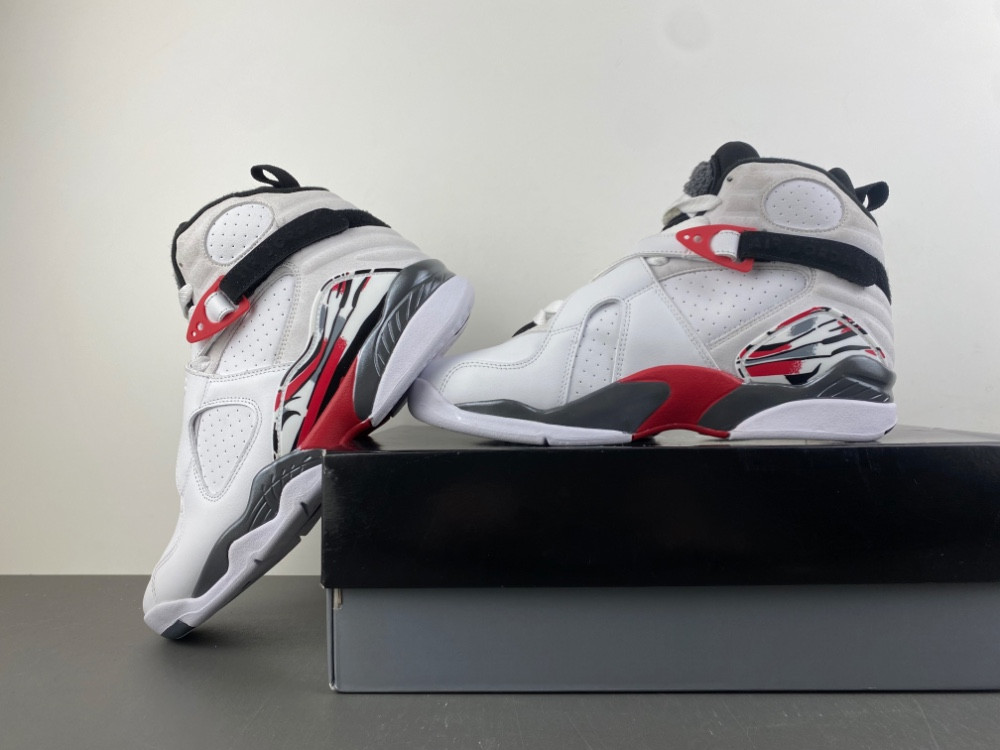 Jordan 8 Retro Bugs Bunny (2025) Men