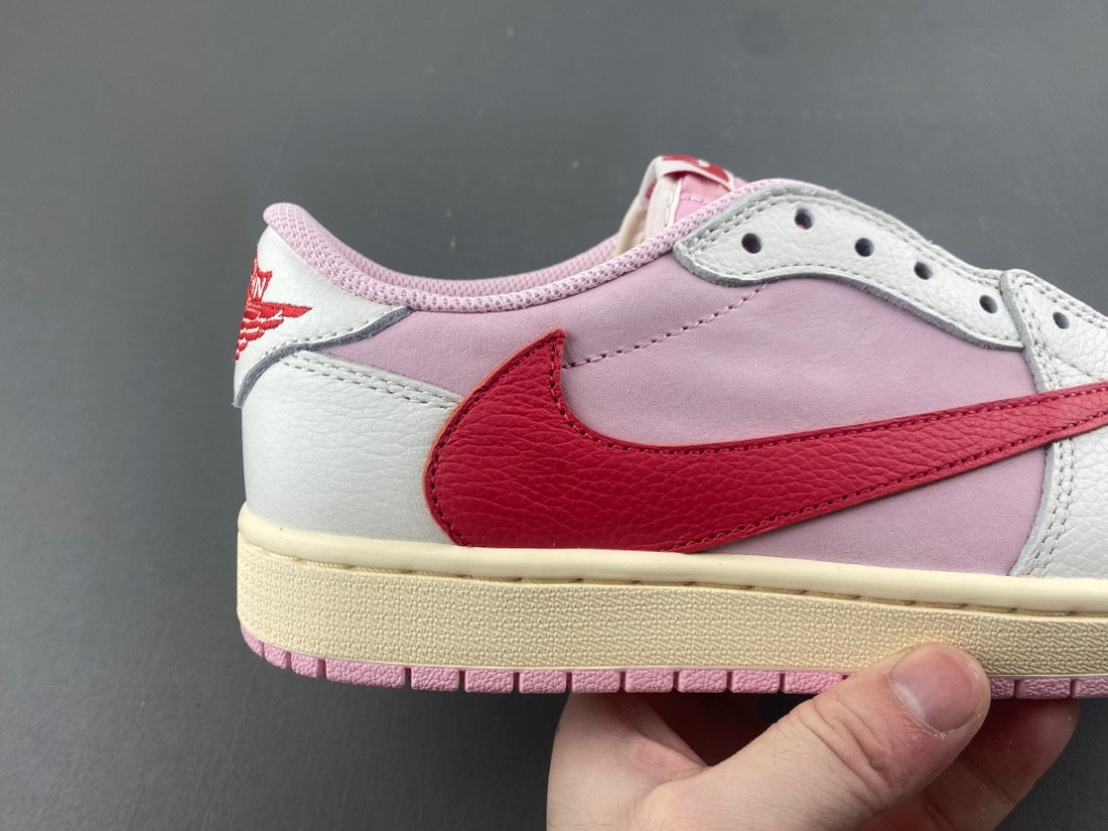 Travis Scott × Air Jordan 1 Low "Shy Pink"IQ7604-101
