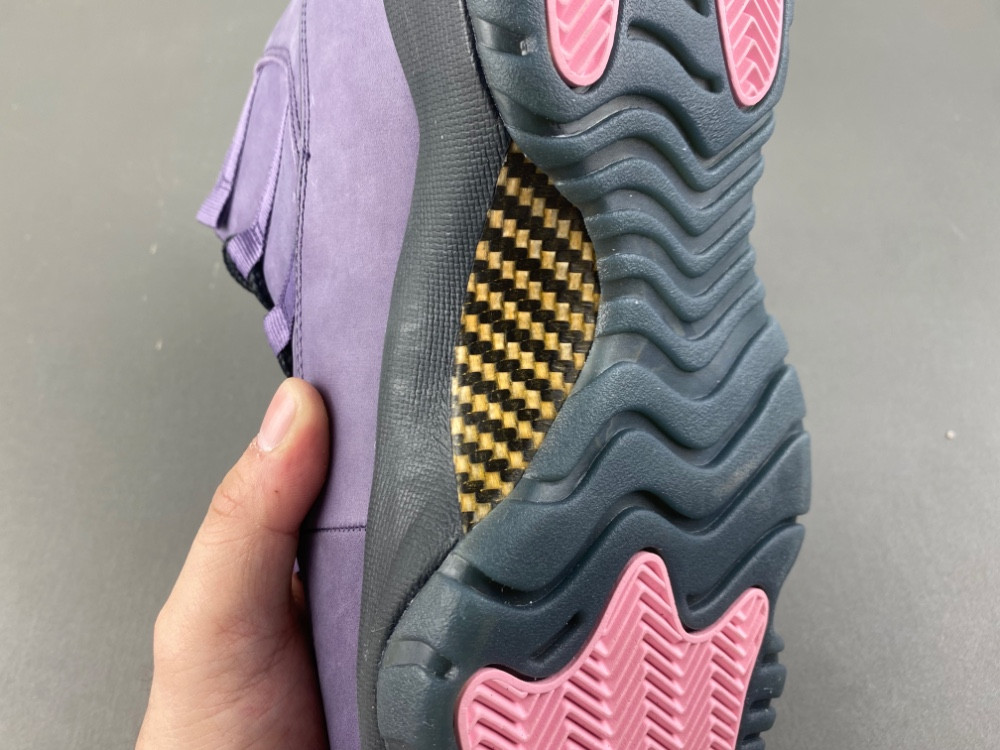 Air Jordan 11 Retro Mojave IO8961-553