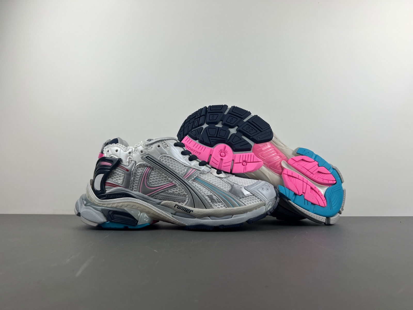 Ba1en*iaga runner sneaker in white/red/black