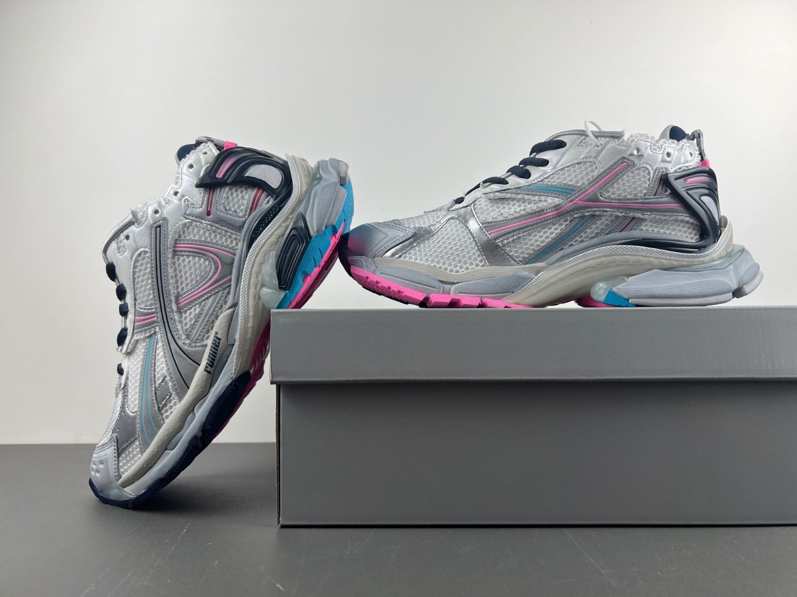 Ba1en*iaga runner sneaker in white/red/black