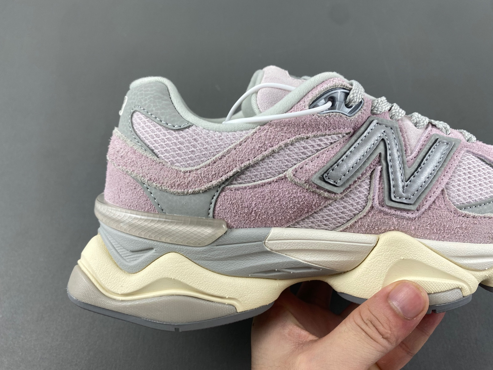 new Ba1an*e 9060 december sky men