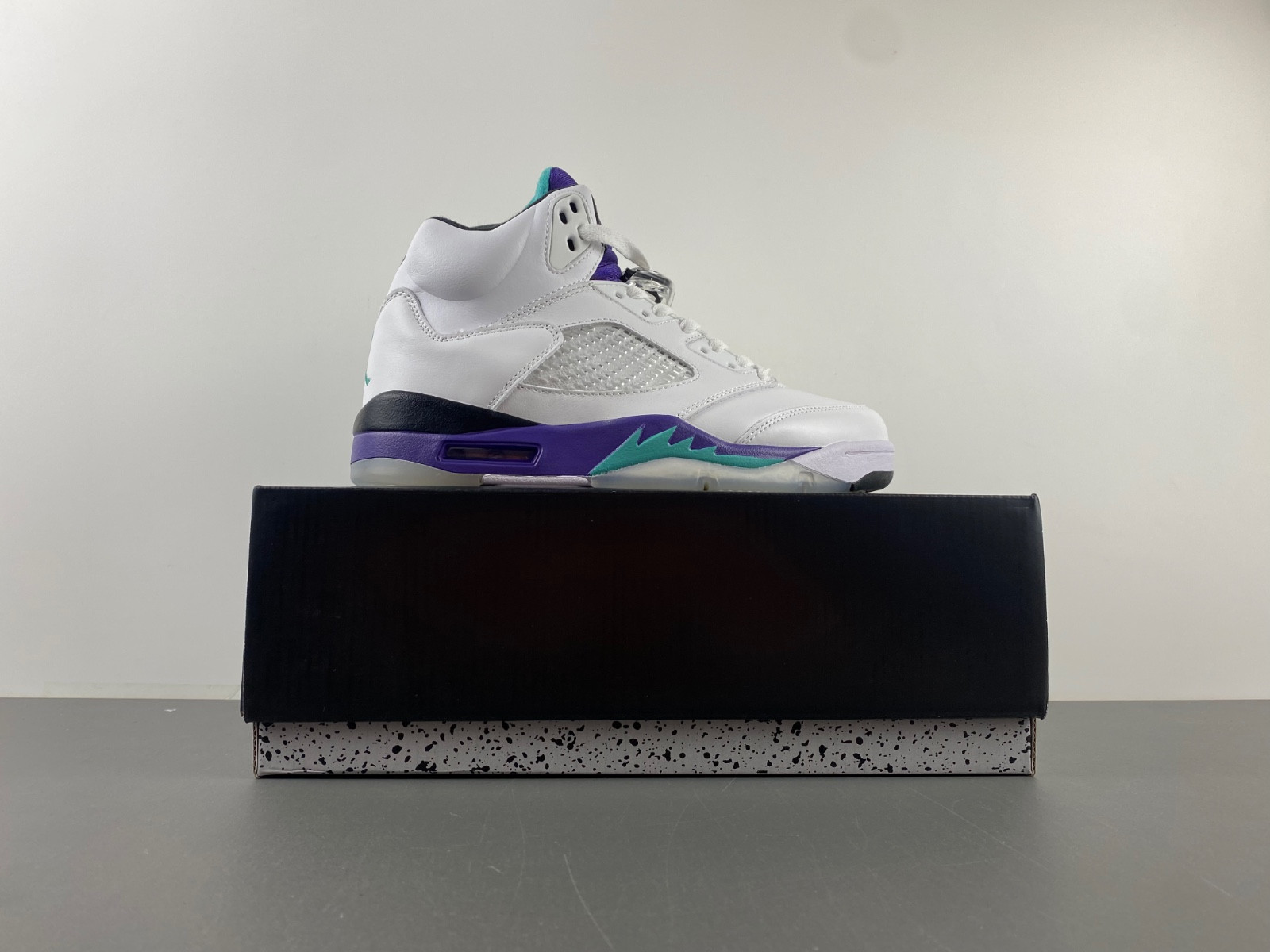 Jordan 5 Retro Grape (2006) Men