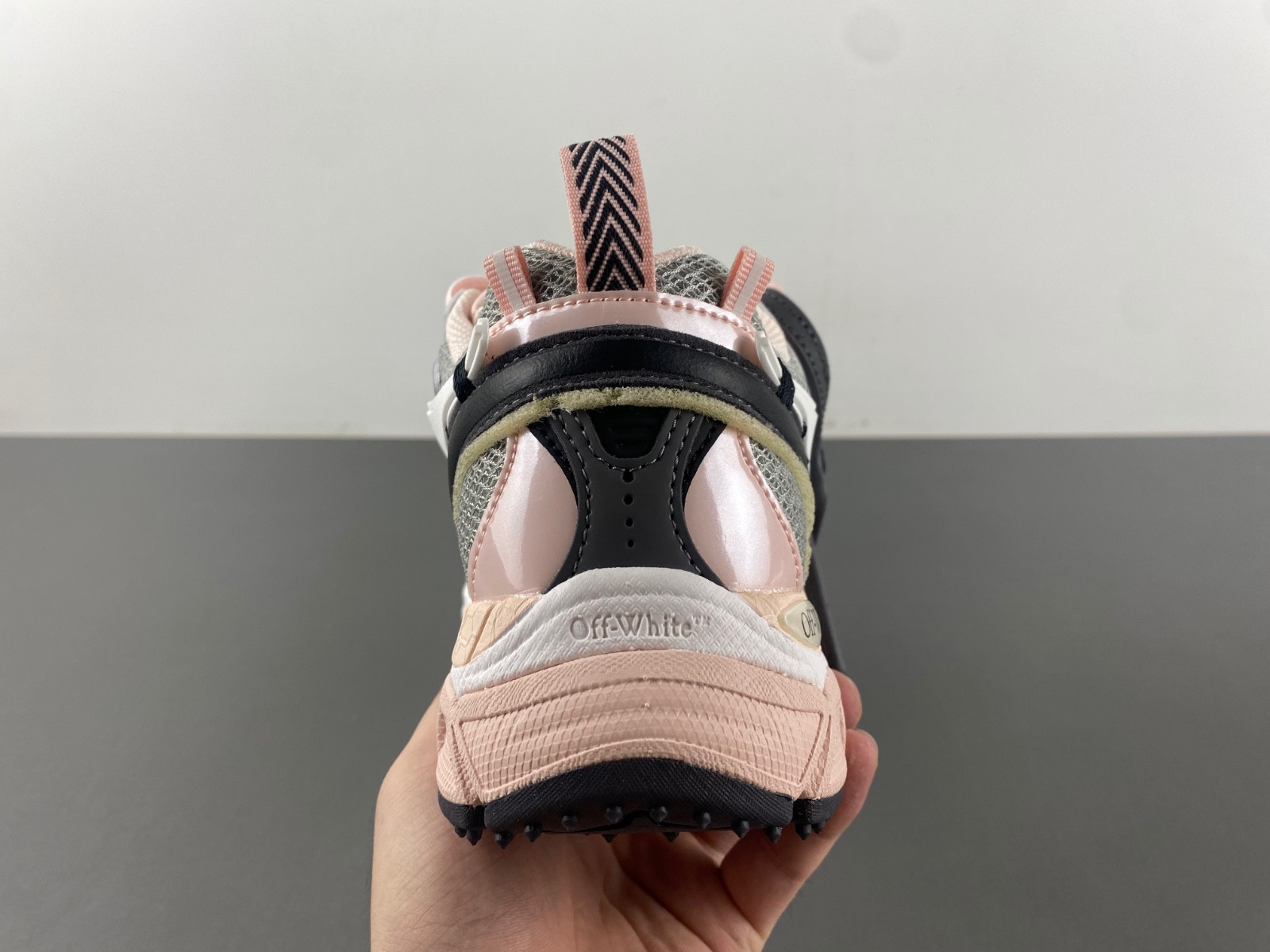 OWT 19FW Be right back SNEAKERS