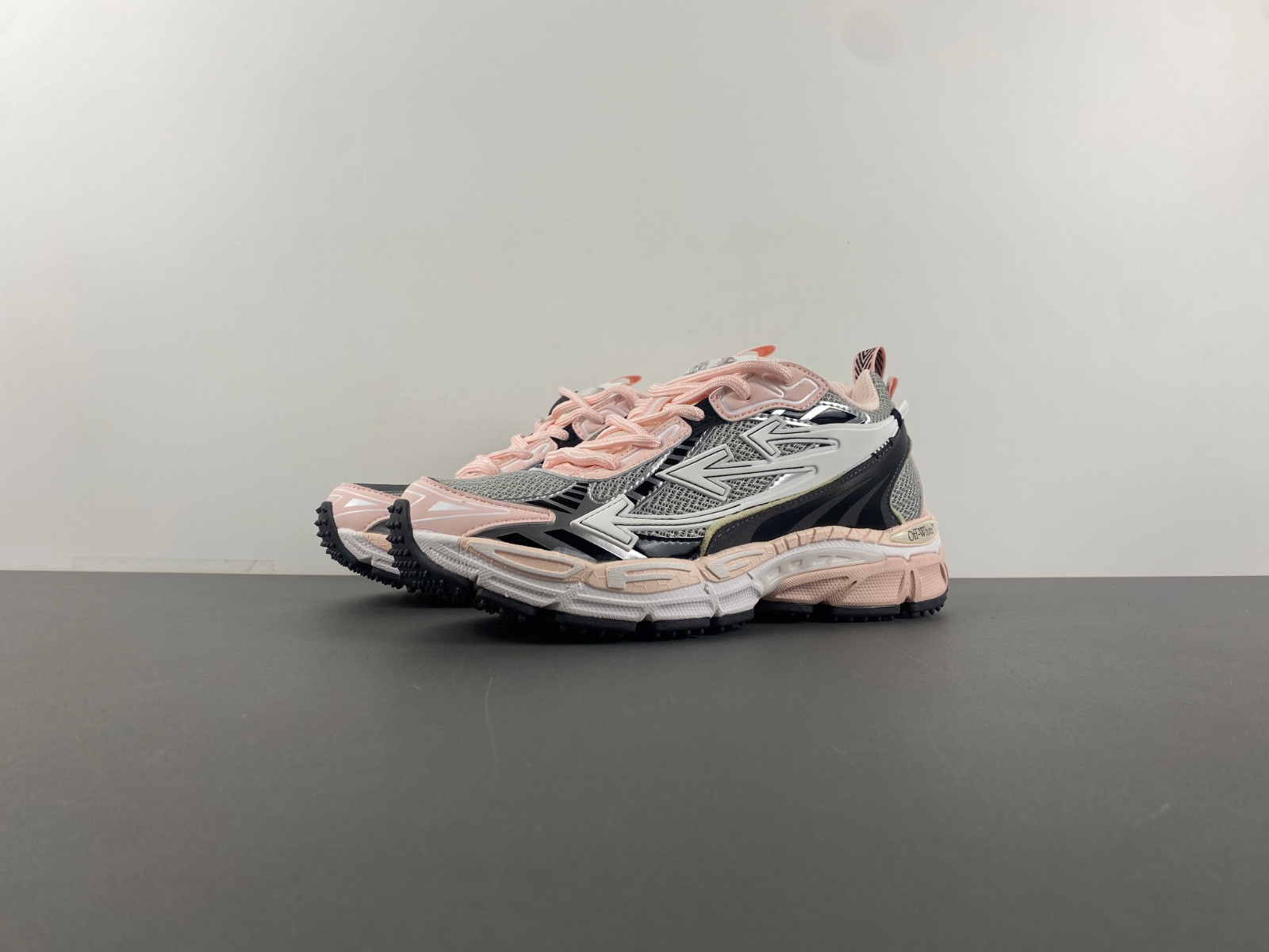 OWT 19FW Be right back SNEAKERS