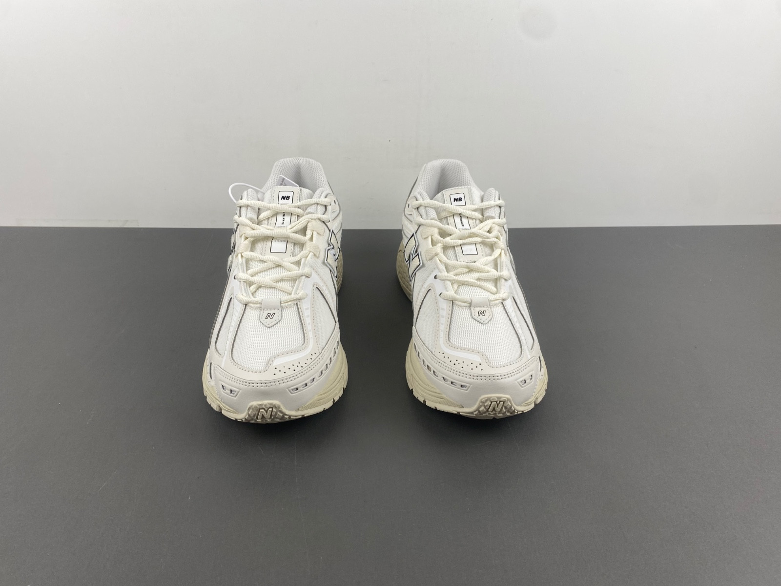 new Ba1an*e 1906r white / black - m1906rww