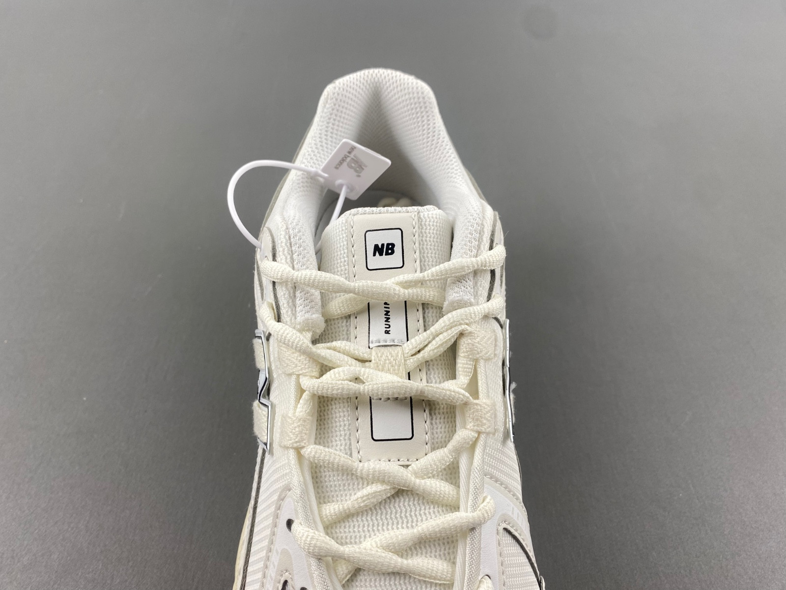 new Ba1an*e 1906r white / black - m1906rww