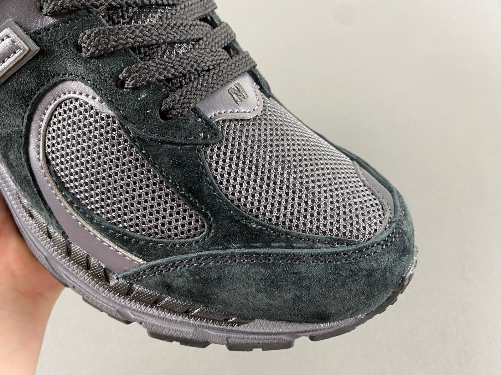 new Ba1an*e 2002r black dark grey men