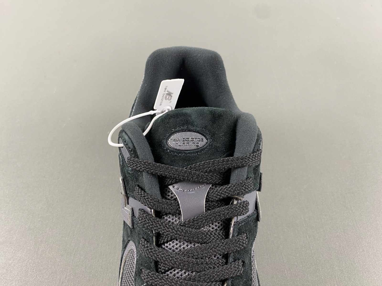 new Ba1an*e 2002r black dark grey men