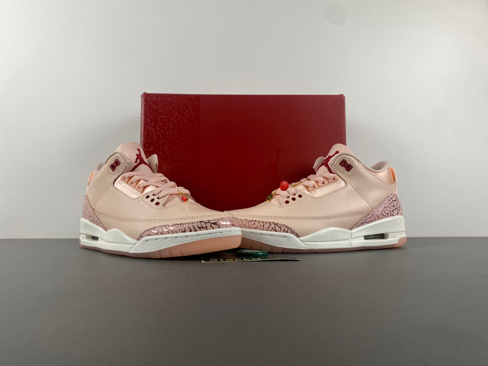 Air Jordan 3 WMNS "Valentine