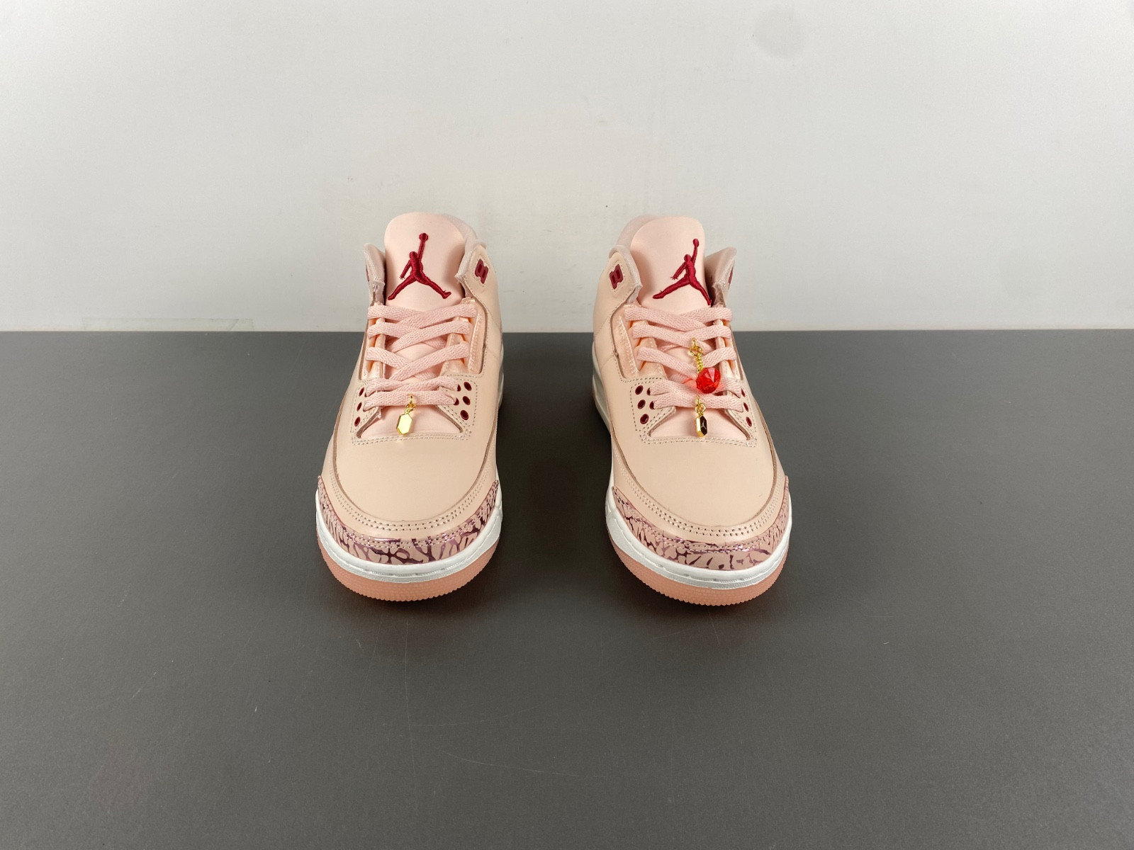 Air Jordan 3 WMNS "Valentine