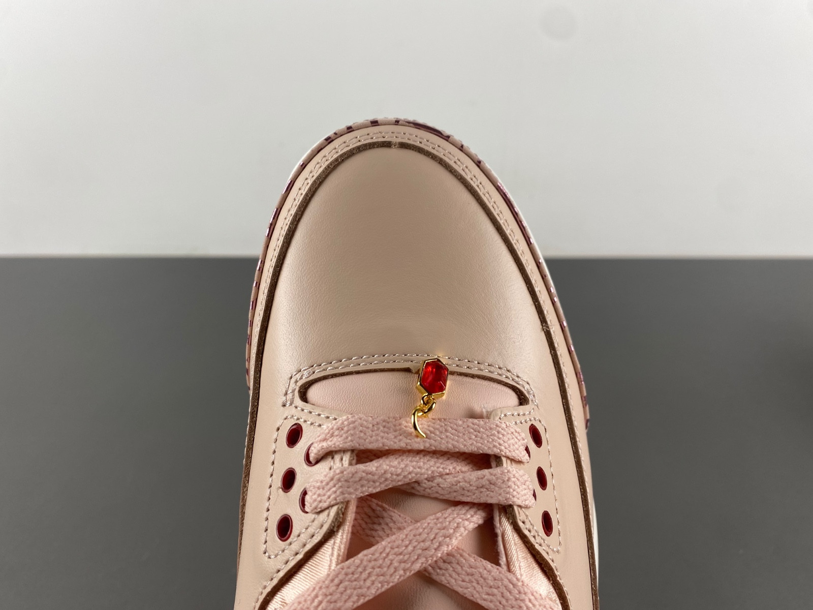 Air Jordan 3 WMNS "Valentine