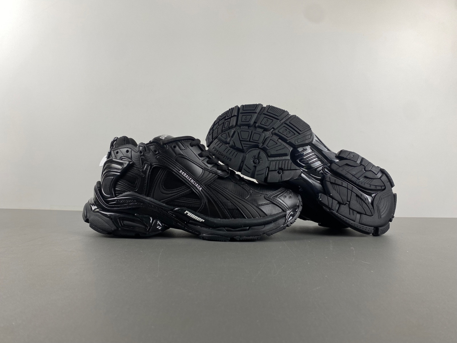 Ba1en*iaga runner sneaker