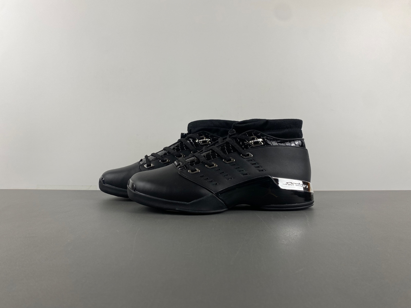 Air Jordan 17 OG Low ''Black Chrome'' 303891-004