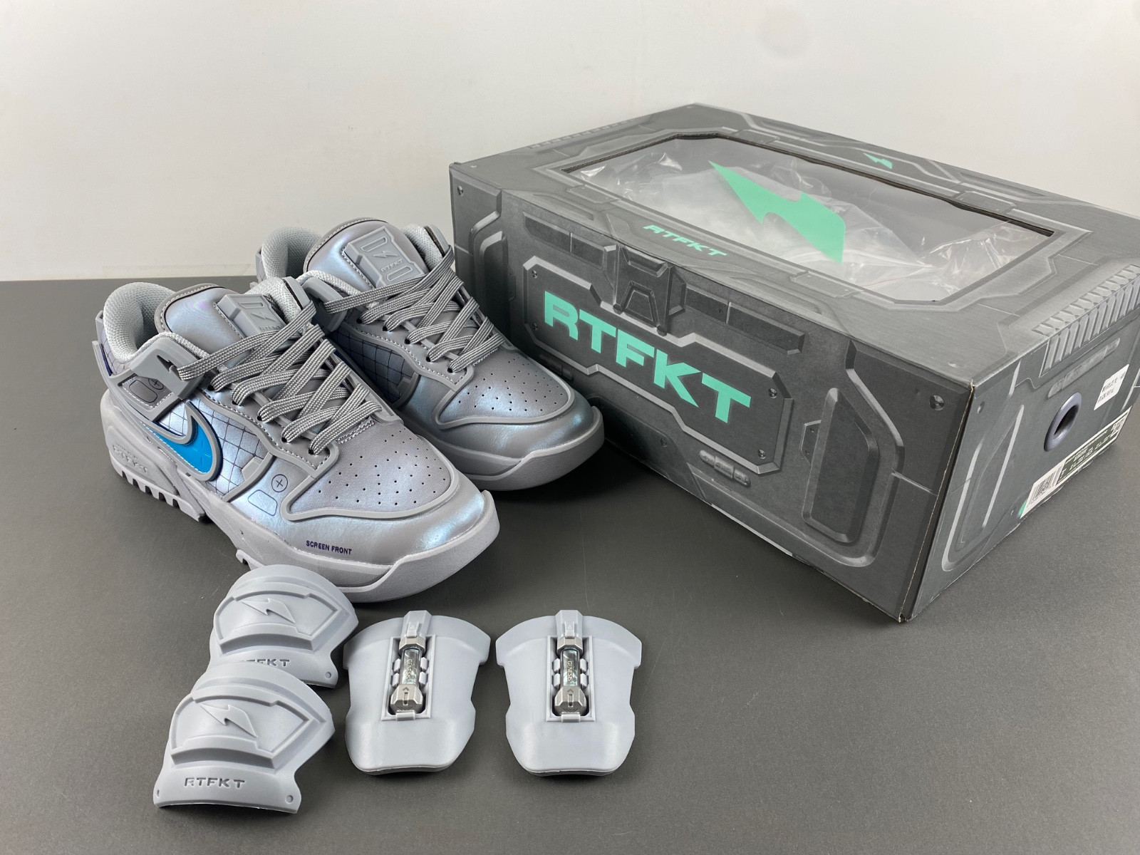 RTFKT X Dunk Genesis 