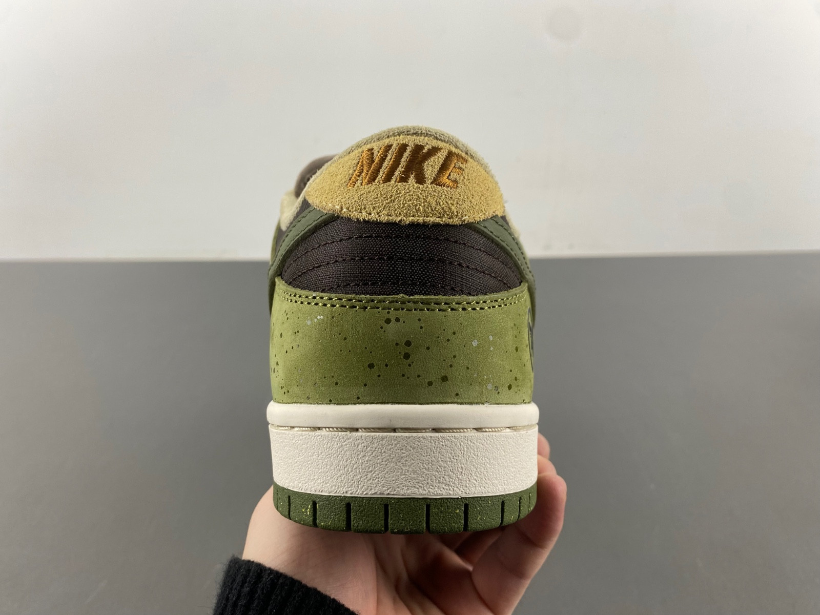 Yuto Horigome Nike SB Dunk "Asparagus" HF8022-300