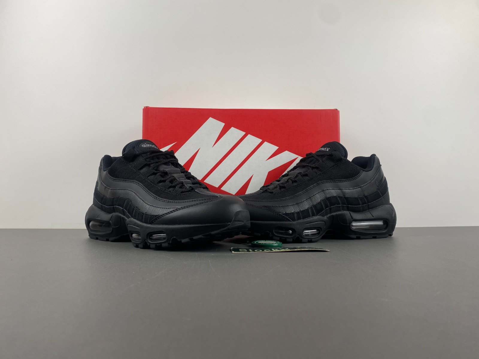 Nike Air Max 95 Essential Triple Black CI3705-001