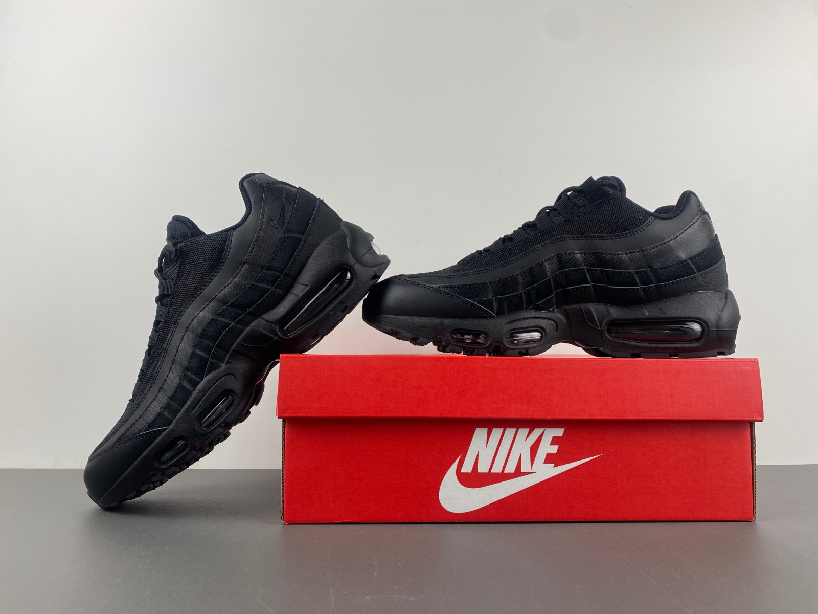 Nike Air Max 95 Essential Triple Black CI3705-001