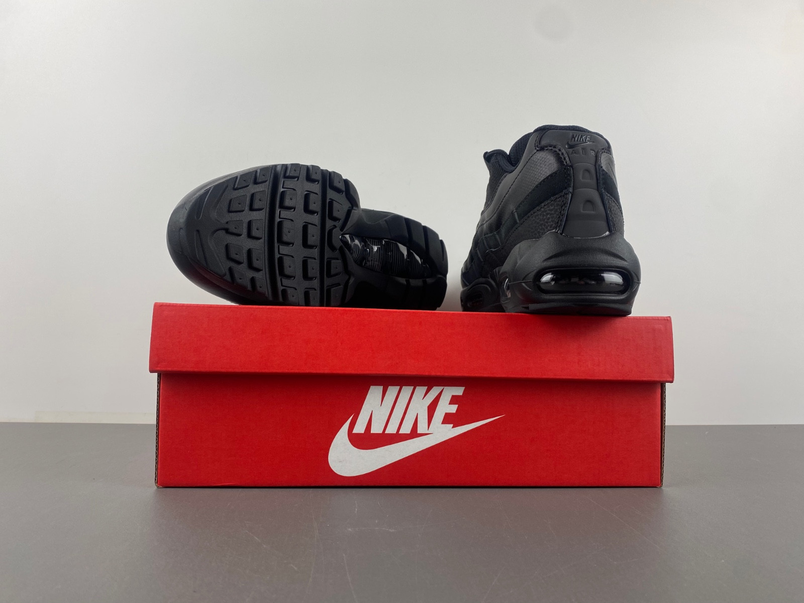 Nike Air Max 95 Essential Triple Black CI3705-001