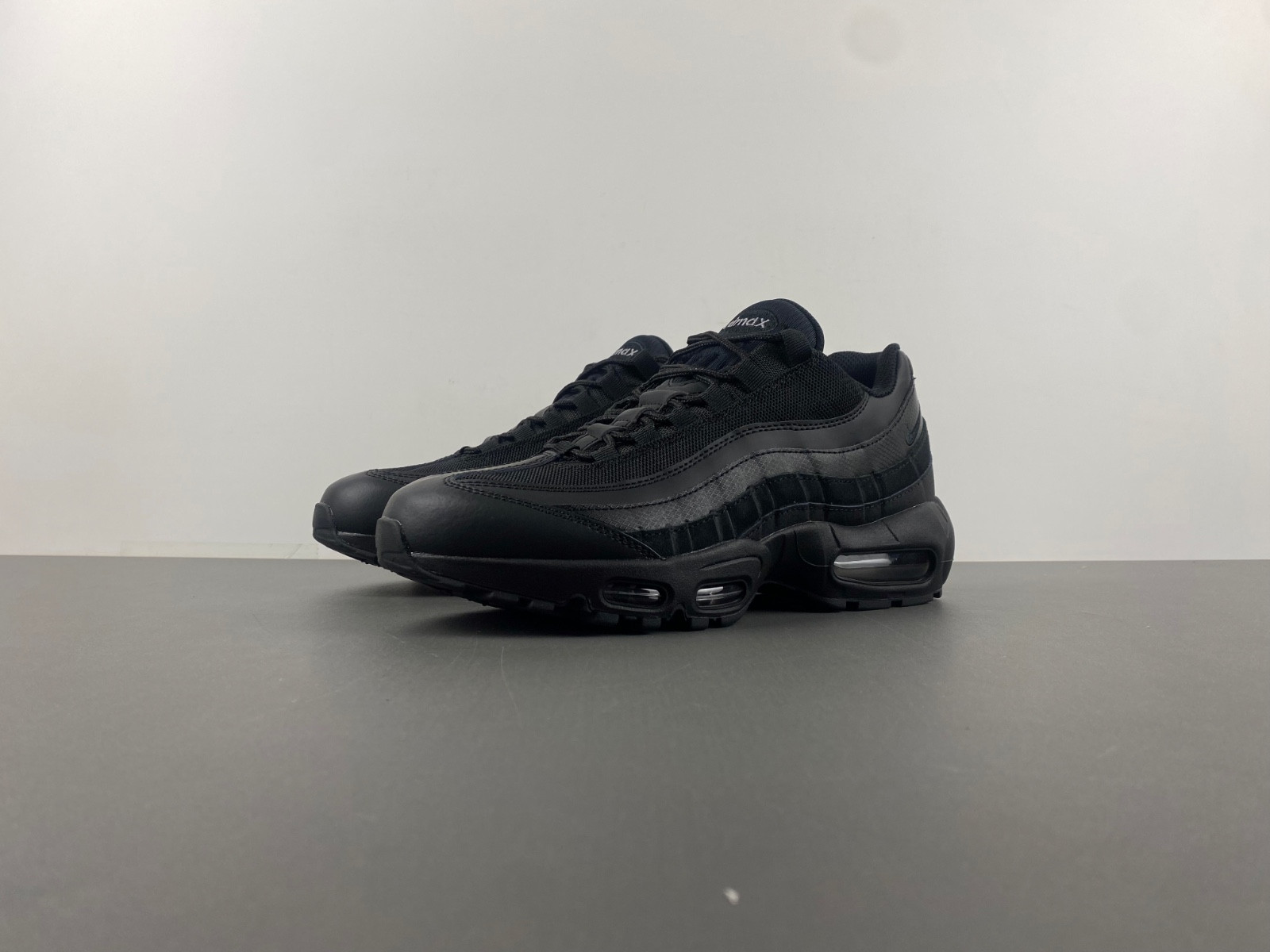 Nike Air Max 95 Essential Triple Black CI3705-001