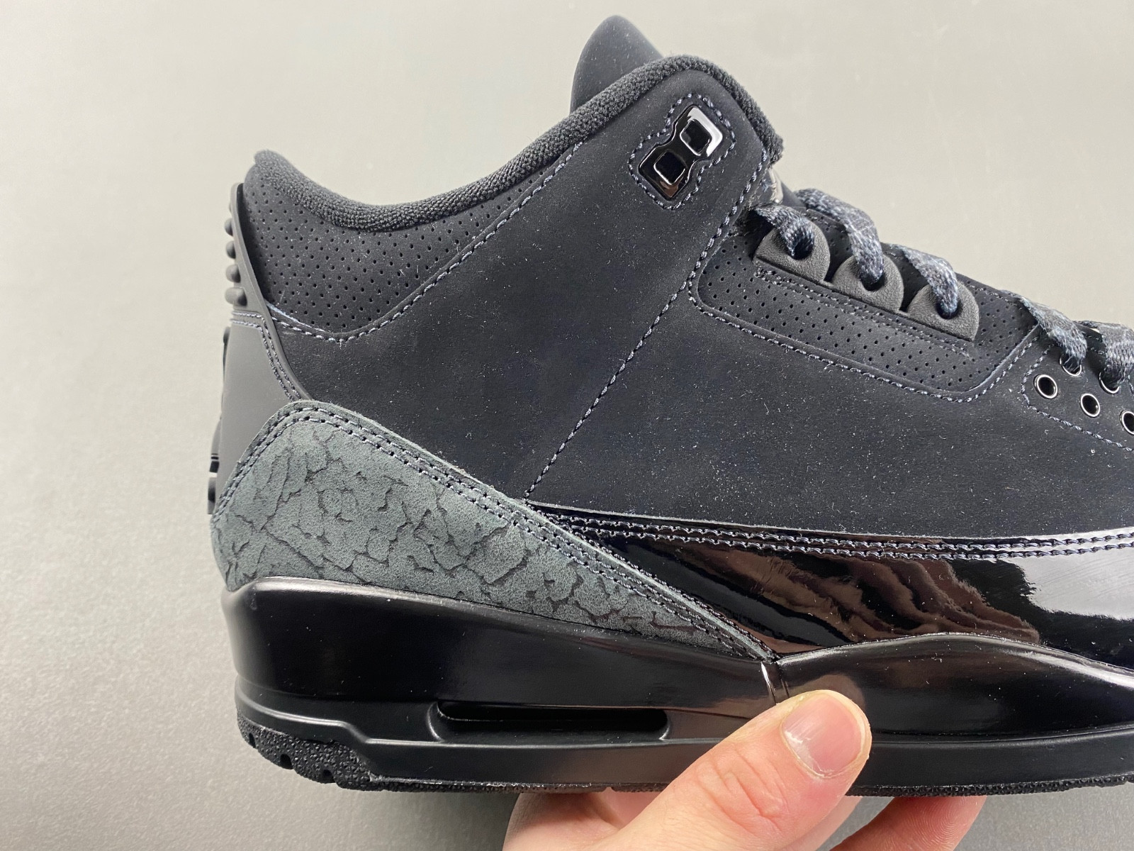 Air Jordan 3 "Black Cat" 2025 CT8532-001