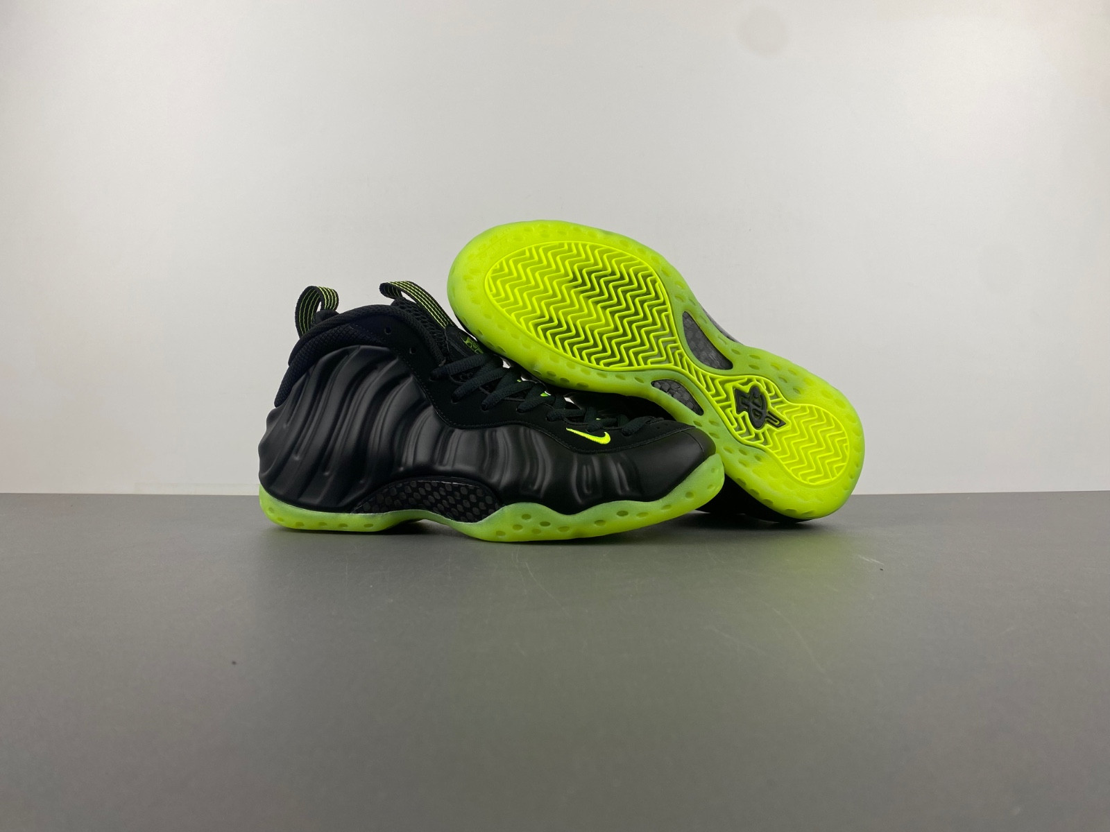 Nike Air Foamposite One Black Volt Men