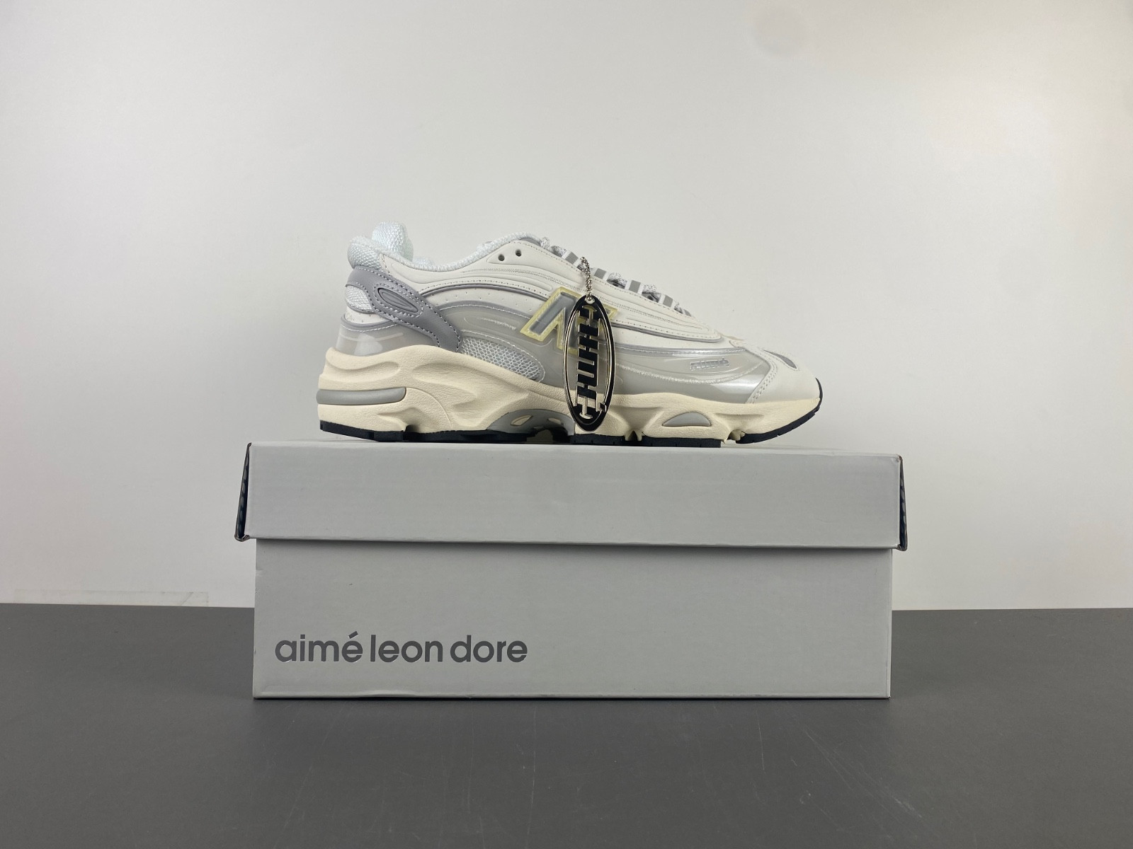 new Ba1an*e 1000 aime leon dore white m1000ac1