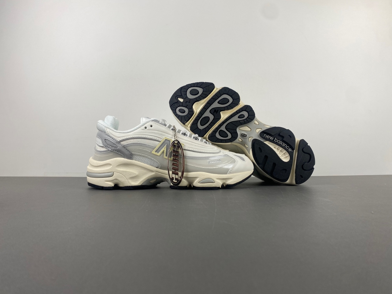 new Ba1an*e 1000 aime leon dore white m1000ac1