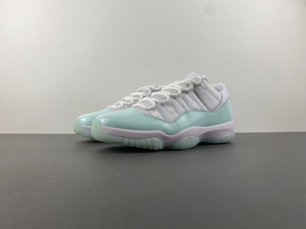 Air Jordan 11 Retro Low ''Igloo'' AH7860-103