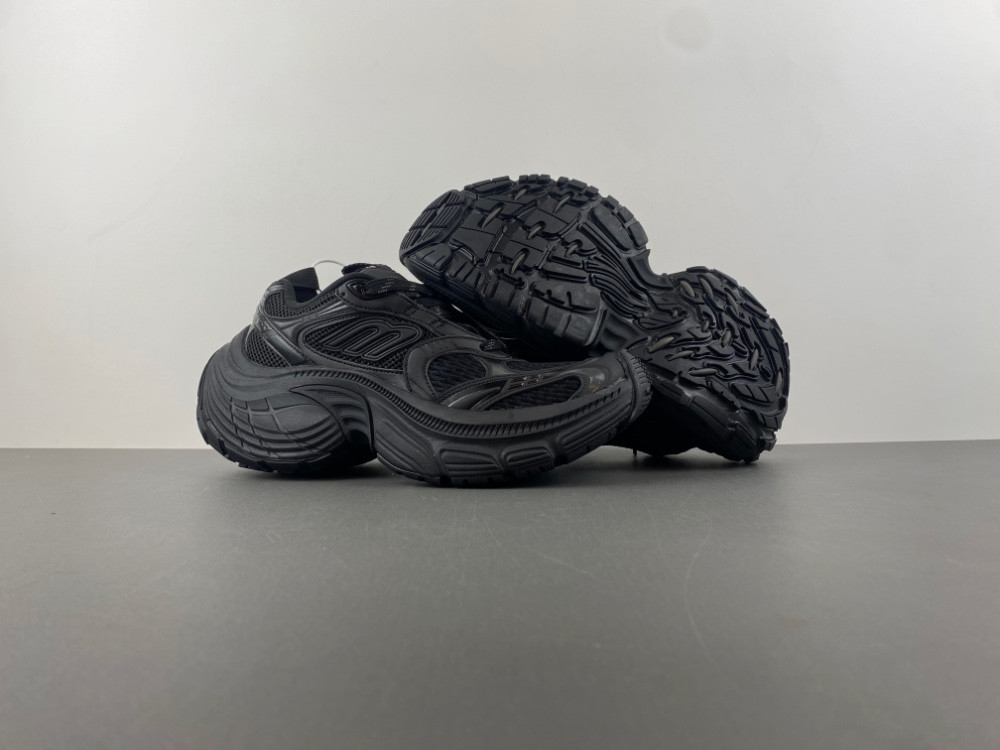 Ba1en*iaga 10xl sneaker in black mesh