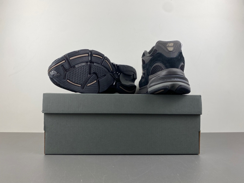 new Ba1an*e 2010 black men