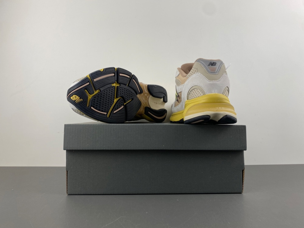 new Ba1an*e 2010 rose beige men