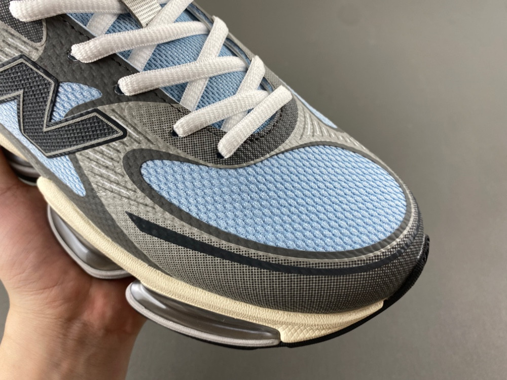 new Ba1an*e abzorb 2000 silver/blue u2000ba