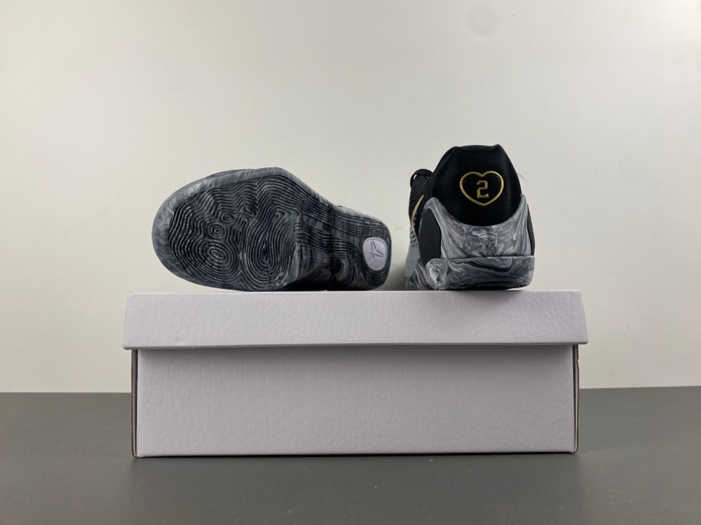 Nike Kobe 9 EM Low Protro Mambacita Men