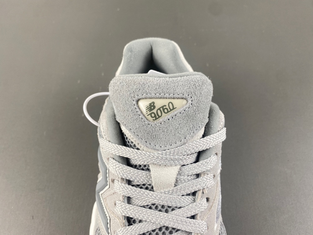 new Ba1an*e 9060 slate grey men