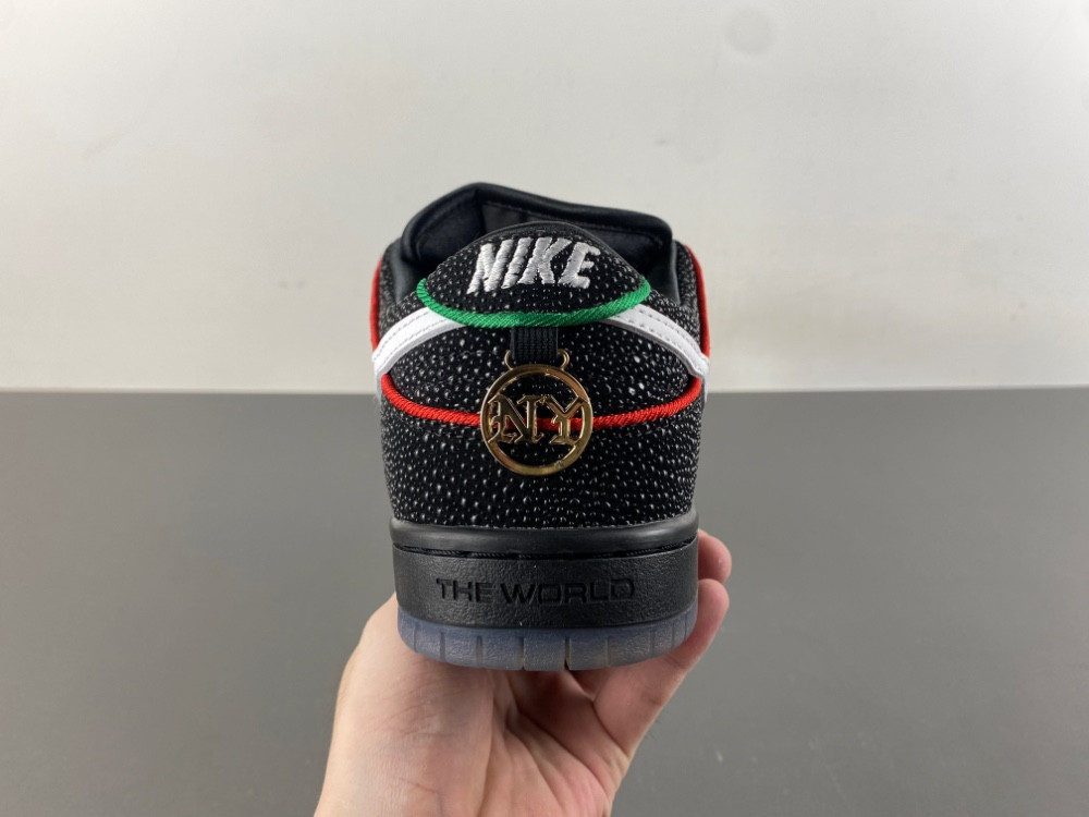 Nike SB Dunk Low Bronx Girls Skate - HV1664-001