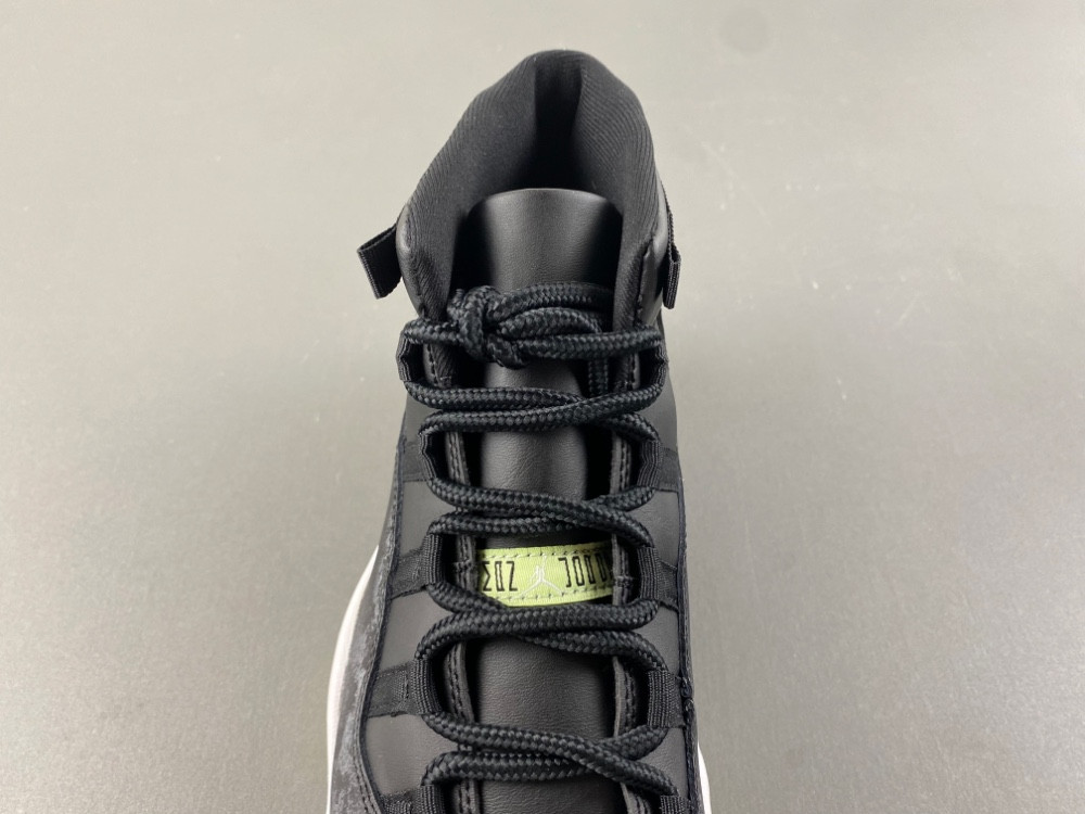 Air Jordan 11 Sneaker School IB1378-001