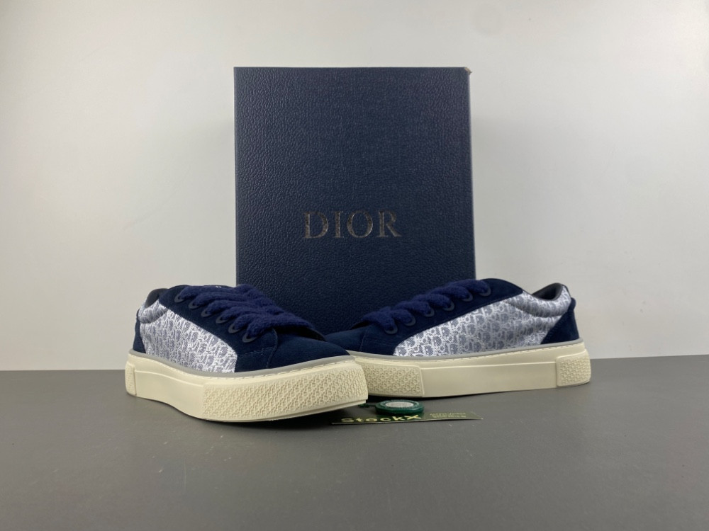 D10r b33 sneaker