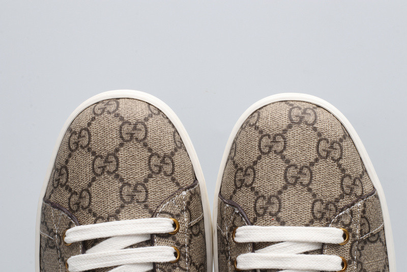 Gvc*1 ace embroidered low-top sneaker brown with stripe