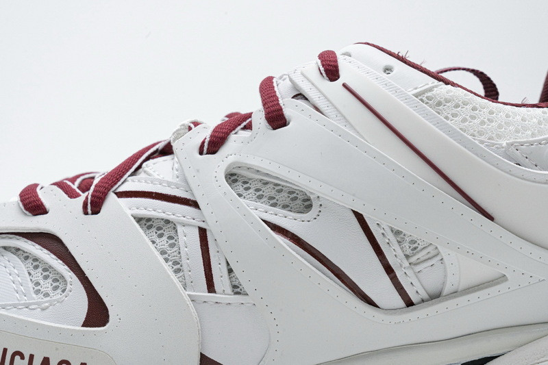 Ba1en*iaga track white with red line