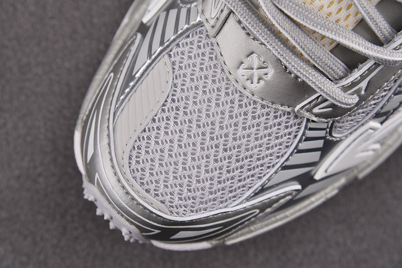 OWT Be Right Back Gray Silver SNEAKERS