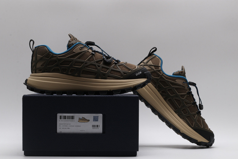 D10r b31 runner sneaker