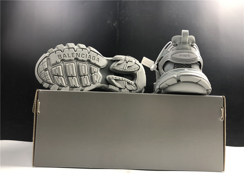 Ba1en*iaga track all grey