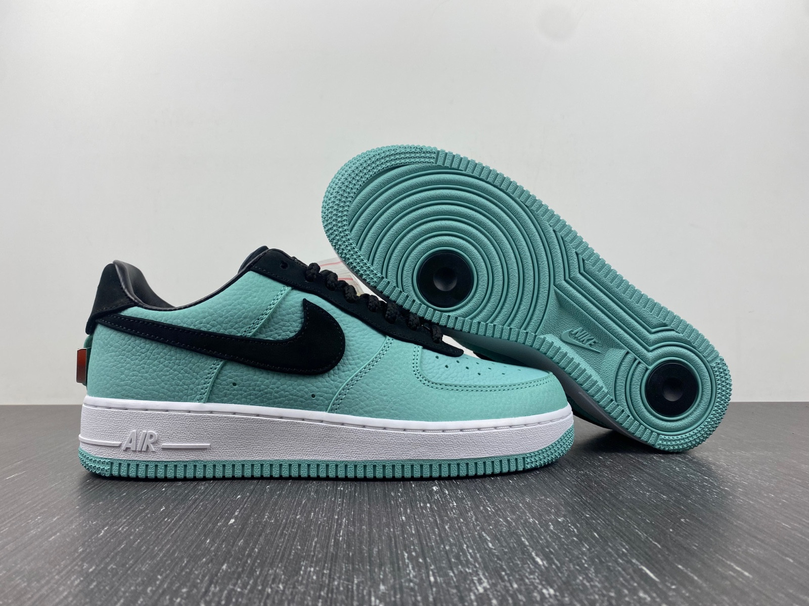 T*f*ny & co. x nike air force 1 low dz1382-002
