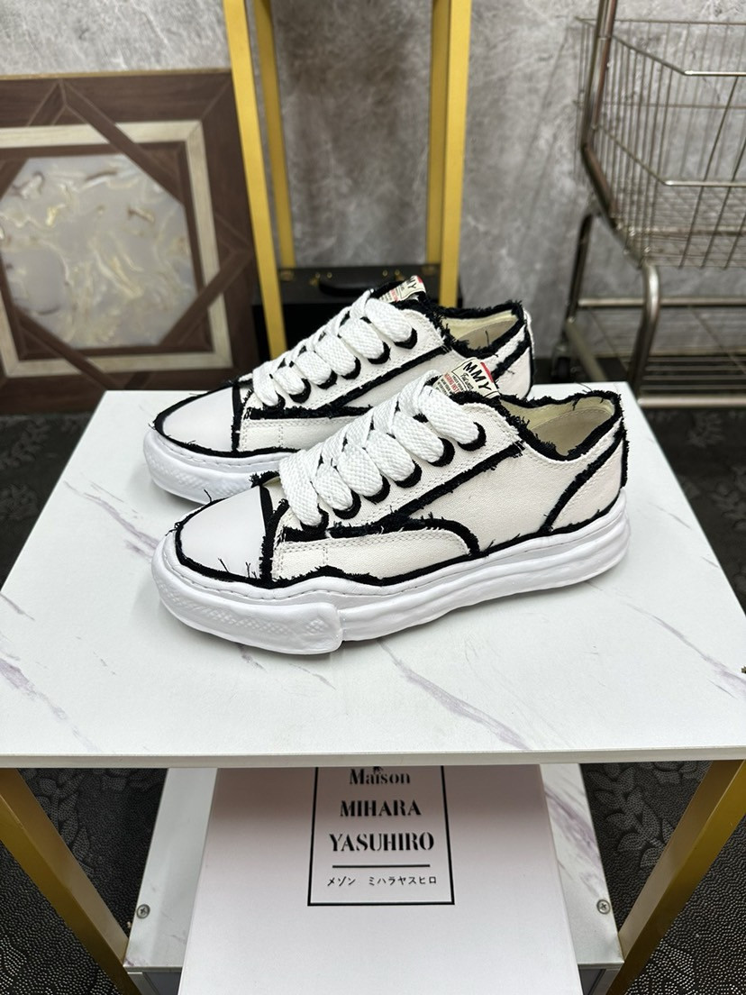 MMY Sneaker 0069