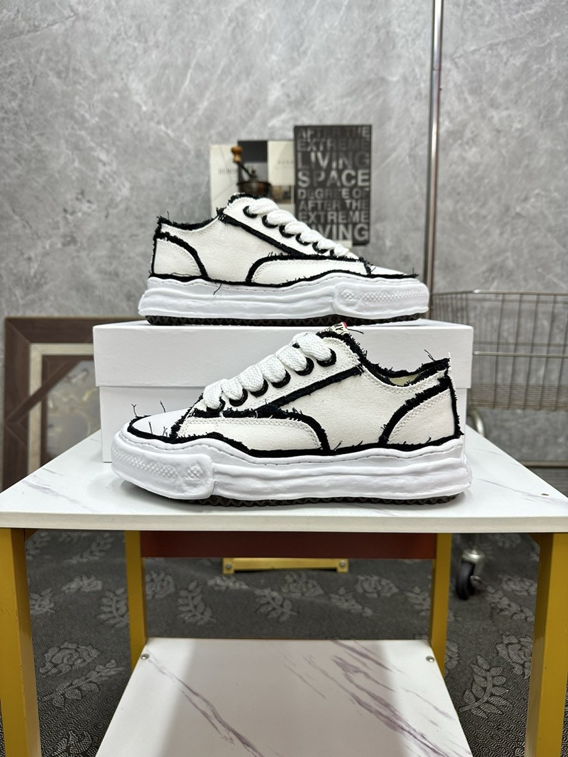 MMY Sneaker 0069