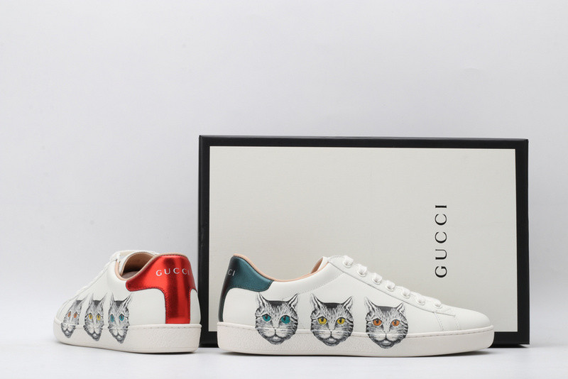 Gvc*1 ace embroidered low-top sneaker white with cat