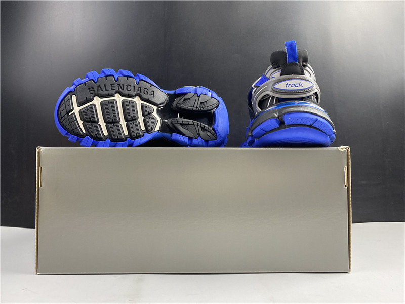 Ba1en*iaga track blue & black color