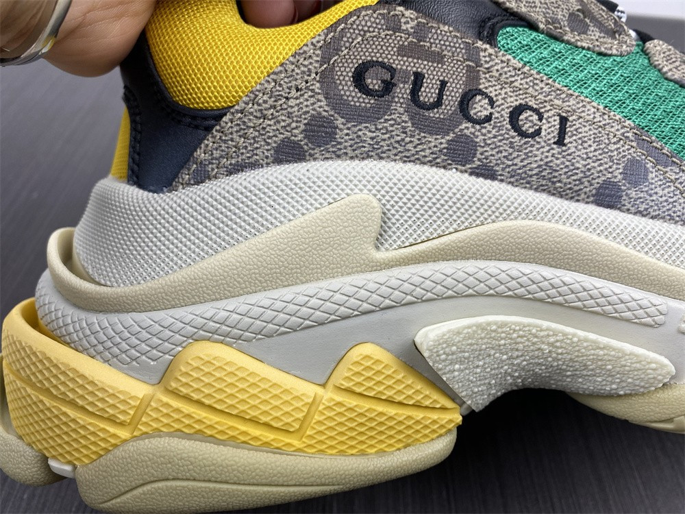 ba1en*iaga triple s Gvc*1 sneaker