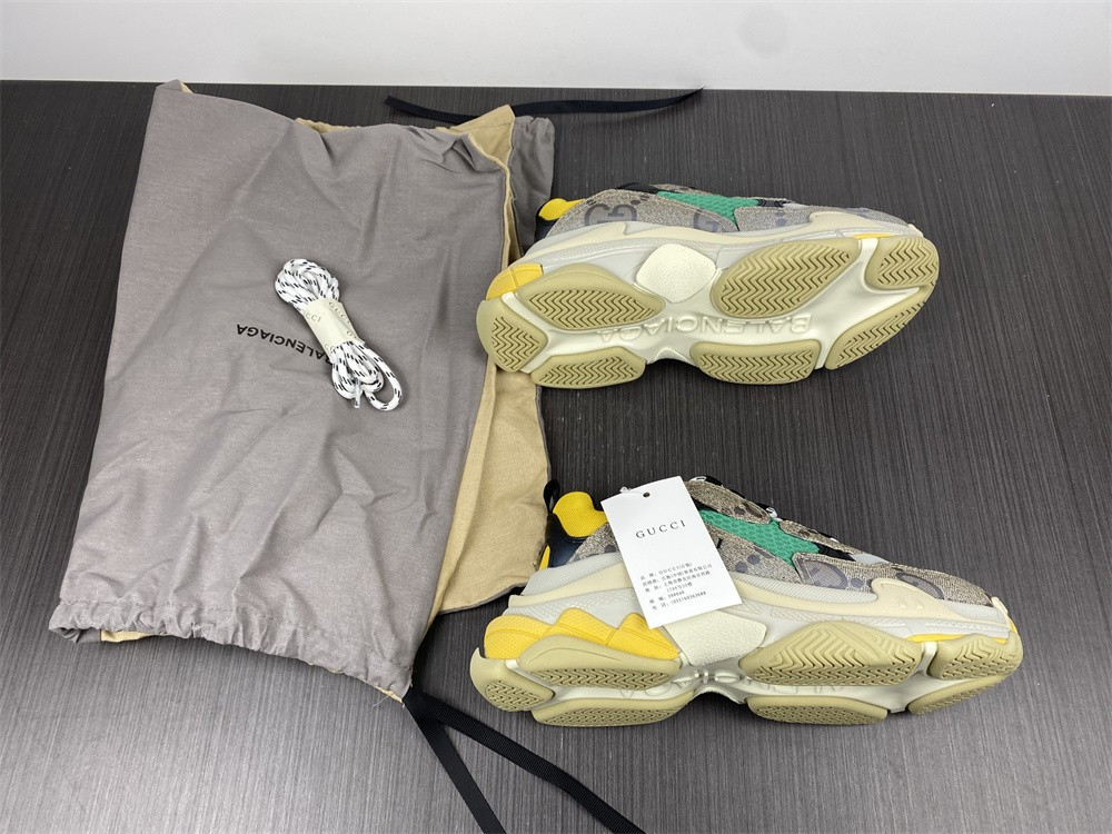 ba1en*iaga triple s Gvc*1 sneaker